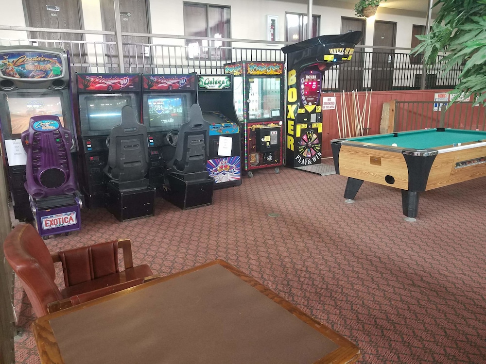 Dodge House Hotel & Convention Center - photo 24