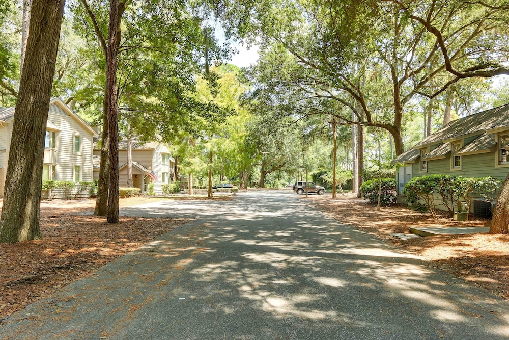 Hilton Head Resort Condo w Pool Access - photo 26