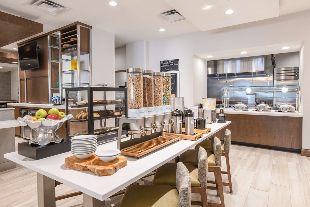 Hilton Garden Inn Cincinnati Midtown - photo 36
