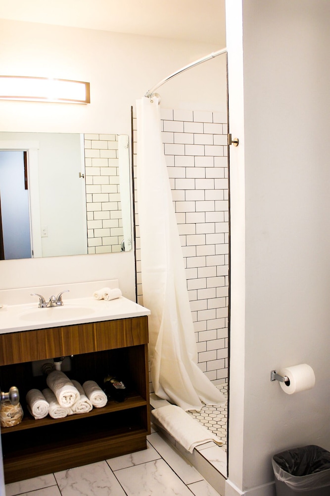Blue Sage Inn & Suites - photo 35
