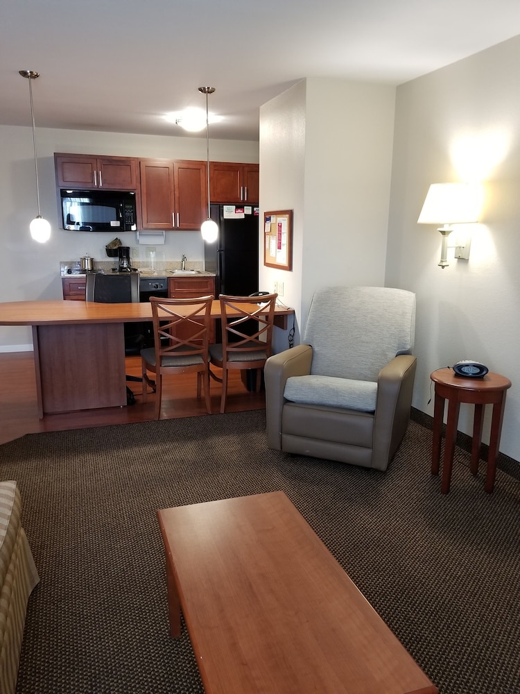 Candlewood Suites Cape Girardeau by IHG - photo 39