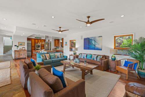 Custom 4br Home Walking Distance to Beach Alekona Kauai — 4-Star Luxury Hotel in Koloa, United States