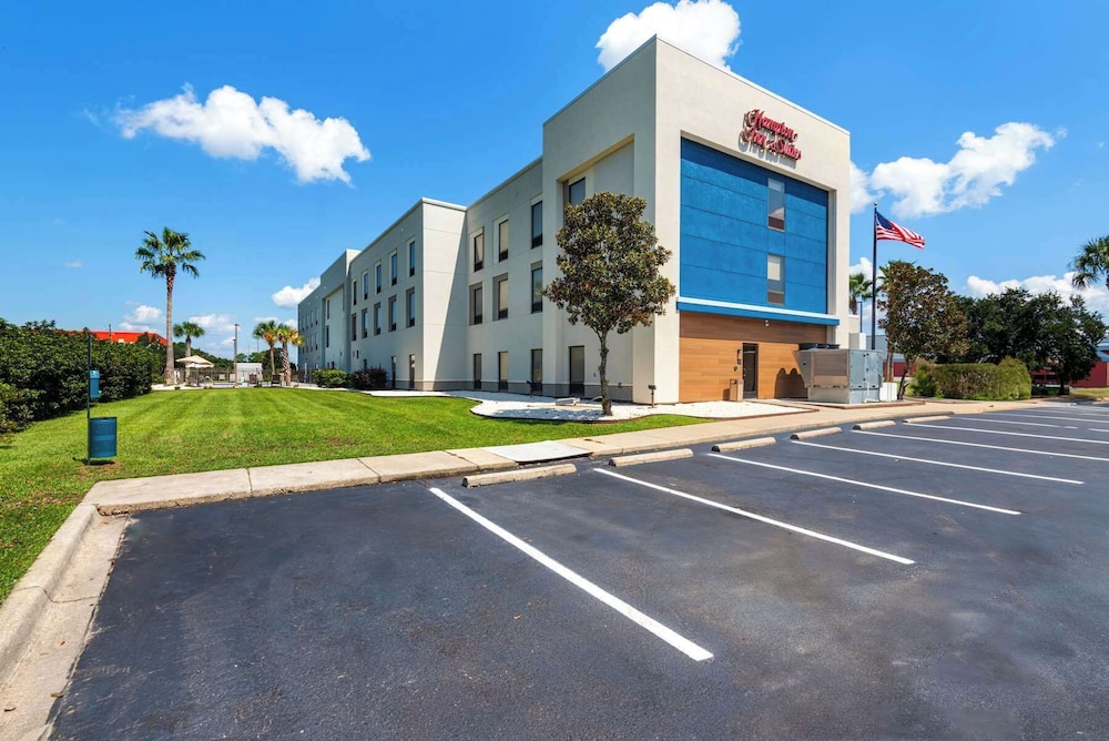 Hampton Inn & Suites Pensacola I 10 N at Univ. Town Plaza - photo 35