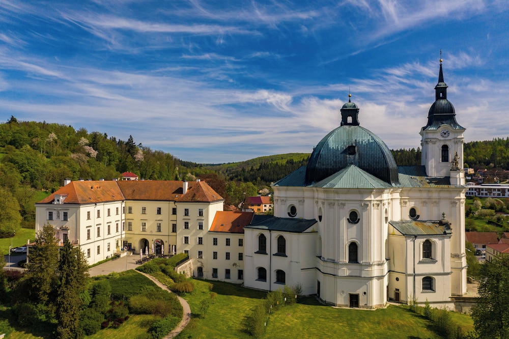 Zámek Křtiny - carbon neutral hotel in Jedovnice
