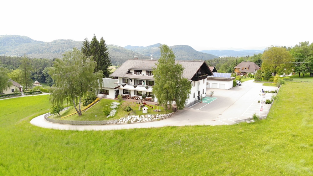 Hotel Sonnenhof - last minute hotel in Maria Rain