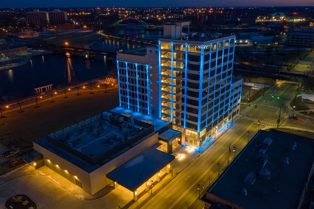 Embassy Suites by Hilton Rockford Riverfront - photo 65