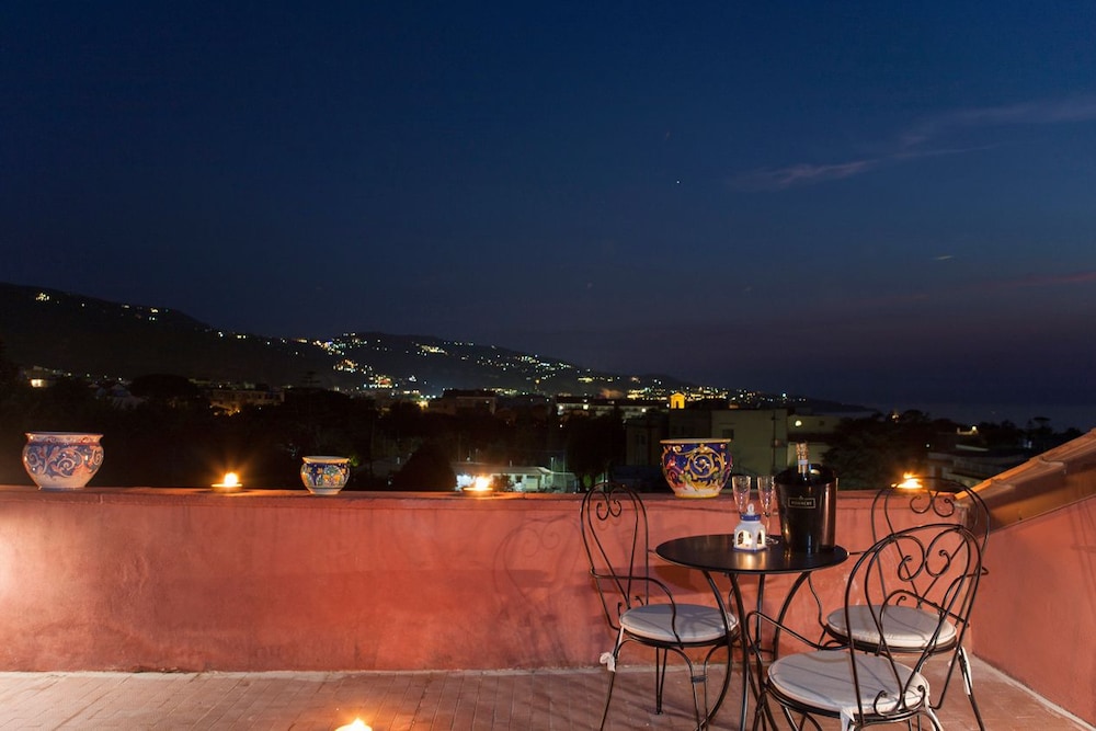 Palazzo Caracciolo - carbon neutral hotel in Positano