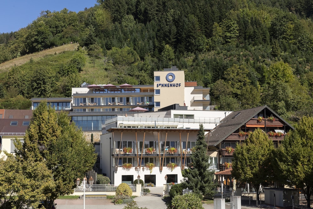 Sonnenhof Hotel & Restaurant — hotel in Lautenbach