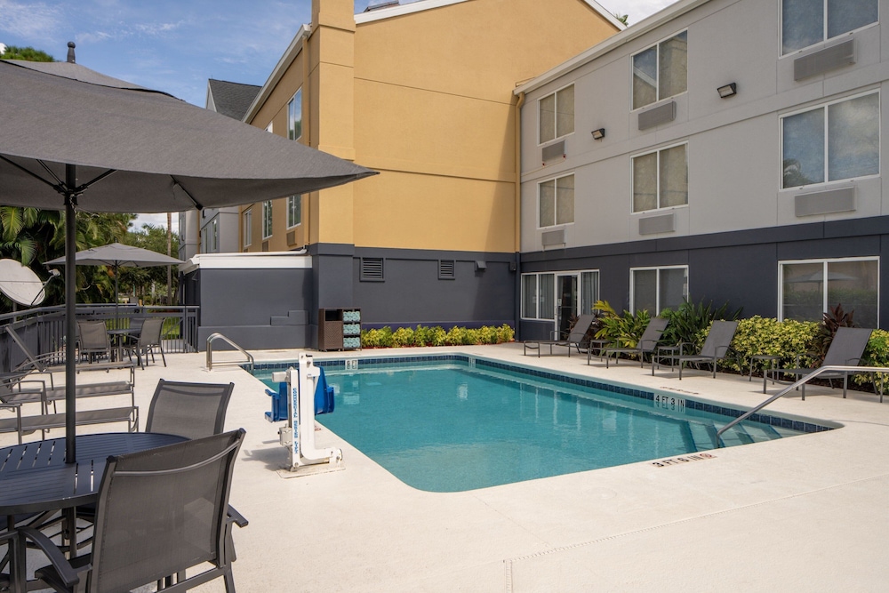 Fairfield Inn & Suites by Marriott Ft. Myers Cape Coral - photo 15