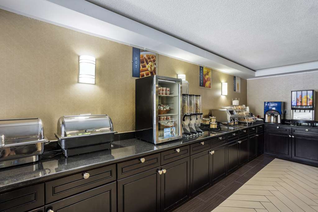 Best Western Harrisburg North Hotel - photo 15