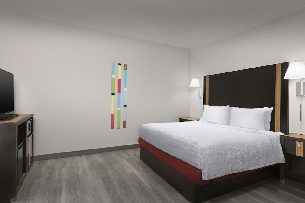 Hampton Inn & Suites El Paso East - photo 12