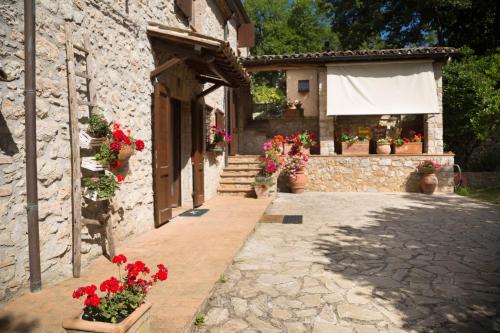 Casa tra le Querce — 4-Star Luxury Hotel in Avigliano, Italy