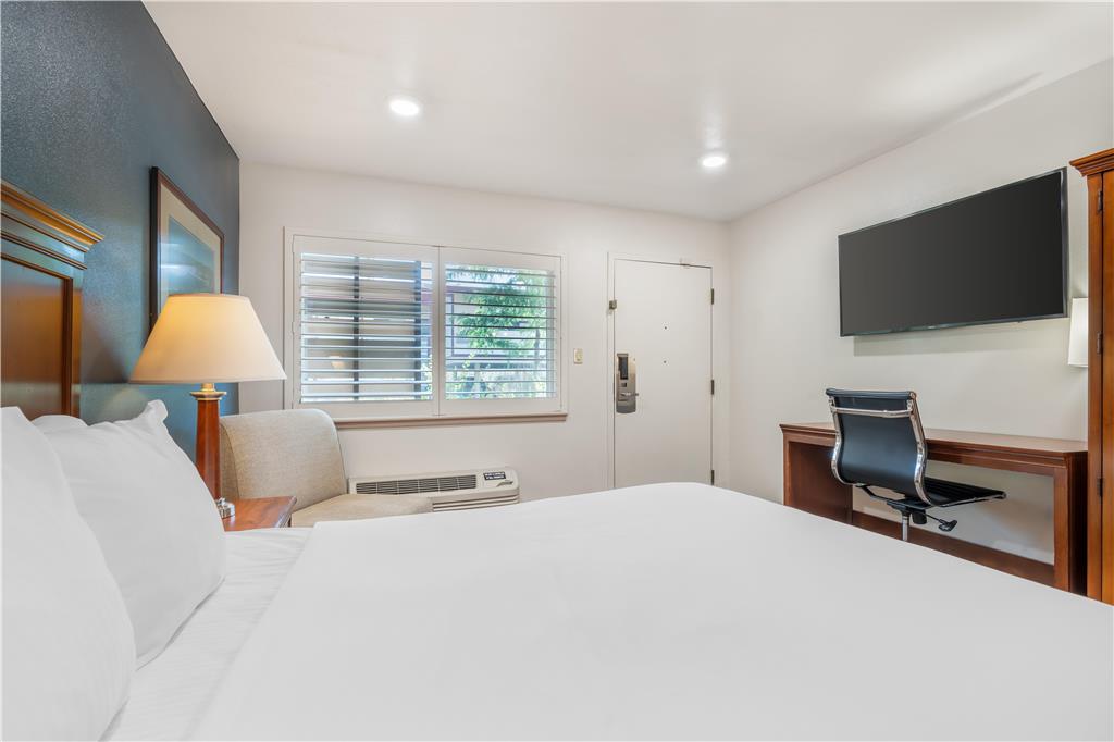 Best Western Plus Clocktower Inn - photo 22