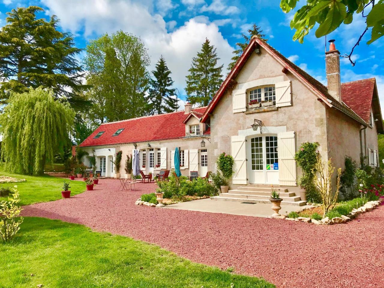 Sans Souci Bed And Breakfast Luxe Heated Pool And Restaurant — 4-Star Luxury Hotel in Blere, France
