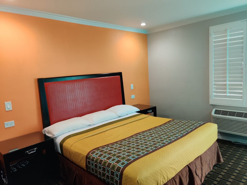 Lyfe Inn & Suites By Aga Lax Airport - photo 6