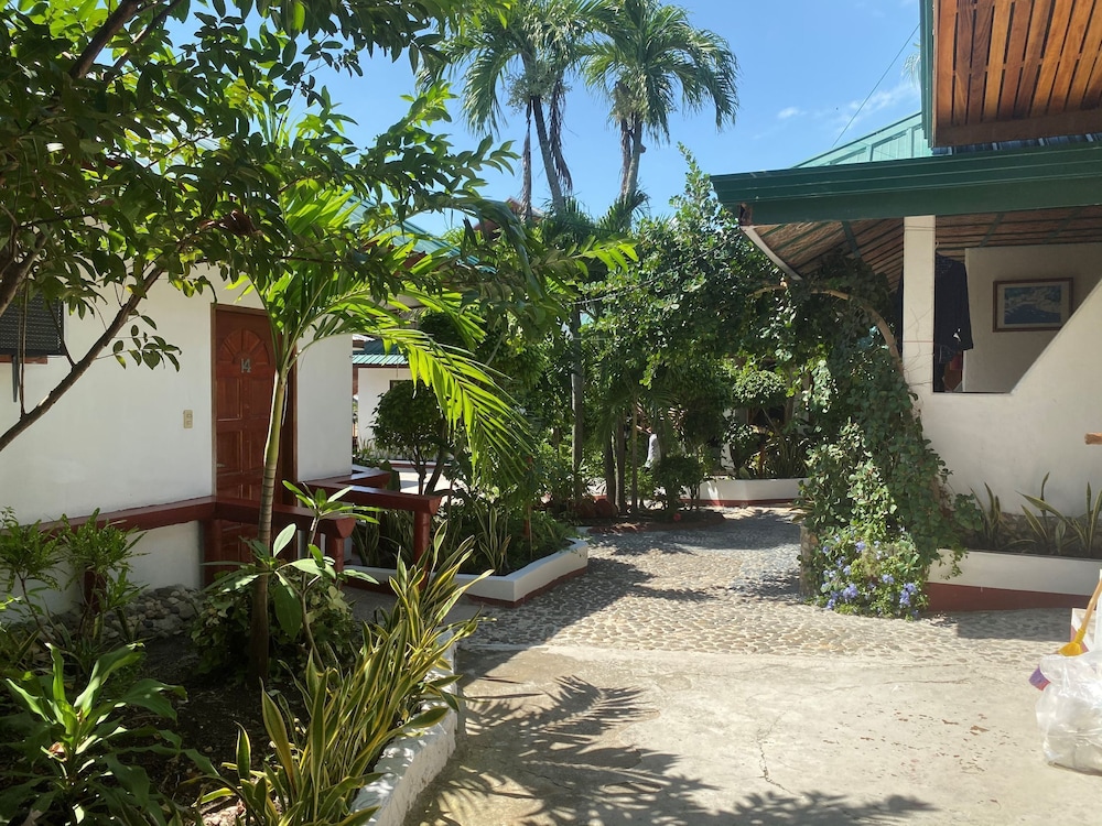 Marina Village — hotel in Moalboal