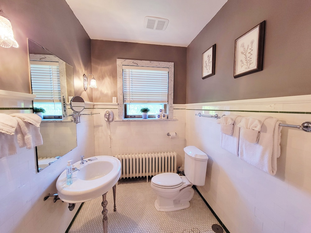 Historic GG Barnum Mansion by Heirloom Boutique Collection - photo 81