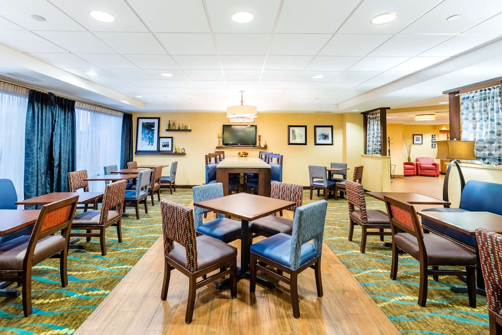 Hampton Inn St. Charles St. Peters - photo 38