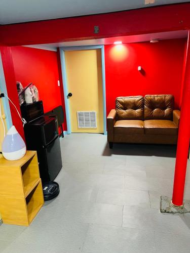 Single Room with Bathroom — hotel in Irvington