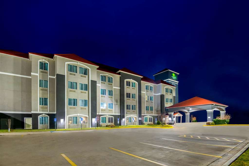La Quinta Inn & Suites by Wyndham Dumas - photo 5