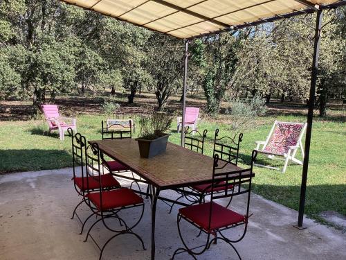 Au Mas Des Chenes - last minute hotel in Unknown City