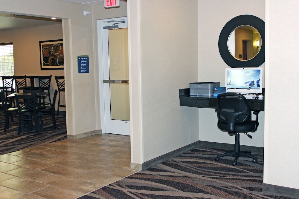 Cobblestone Inn & Suites Lamoni - photo 46
