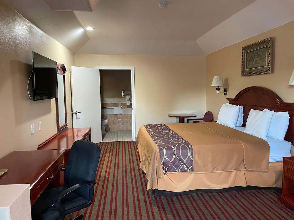 Executive Inn And Suites — Porter — photo 4