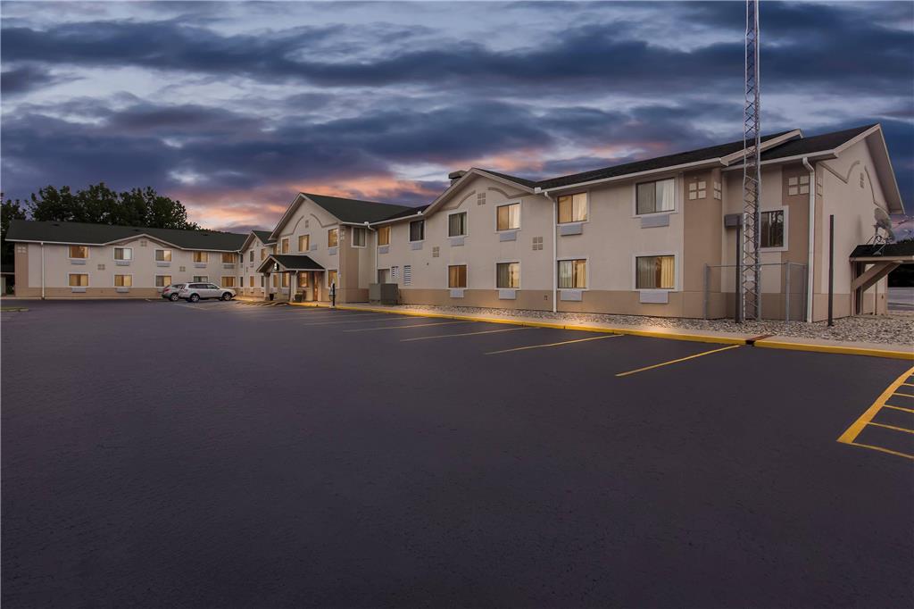 Quality Inn & Suites Howe Sturgis - photo 40