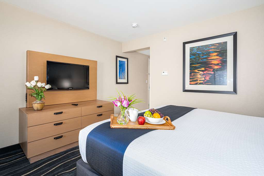 Best Western Plus Marina Gateway Hotel - photo 19