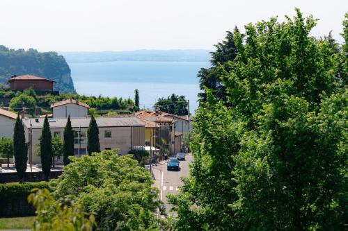 Appartamenti Alla Lanterna — 4-Star Luxury Hotel in Costermano, Italy