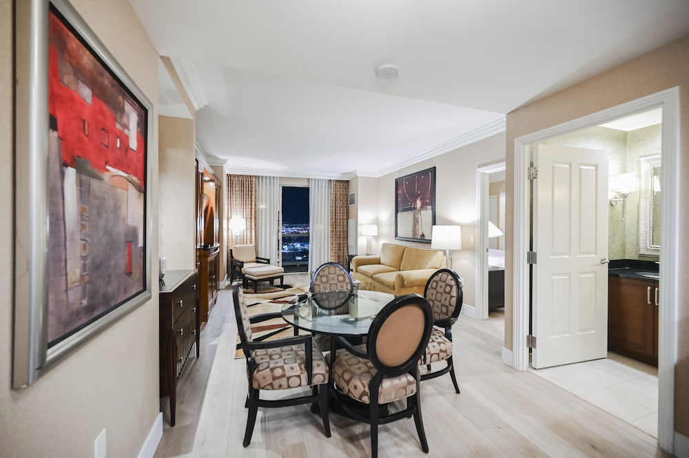 StripViewSuites at Signature - photo 134