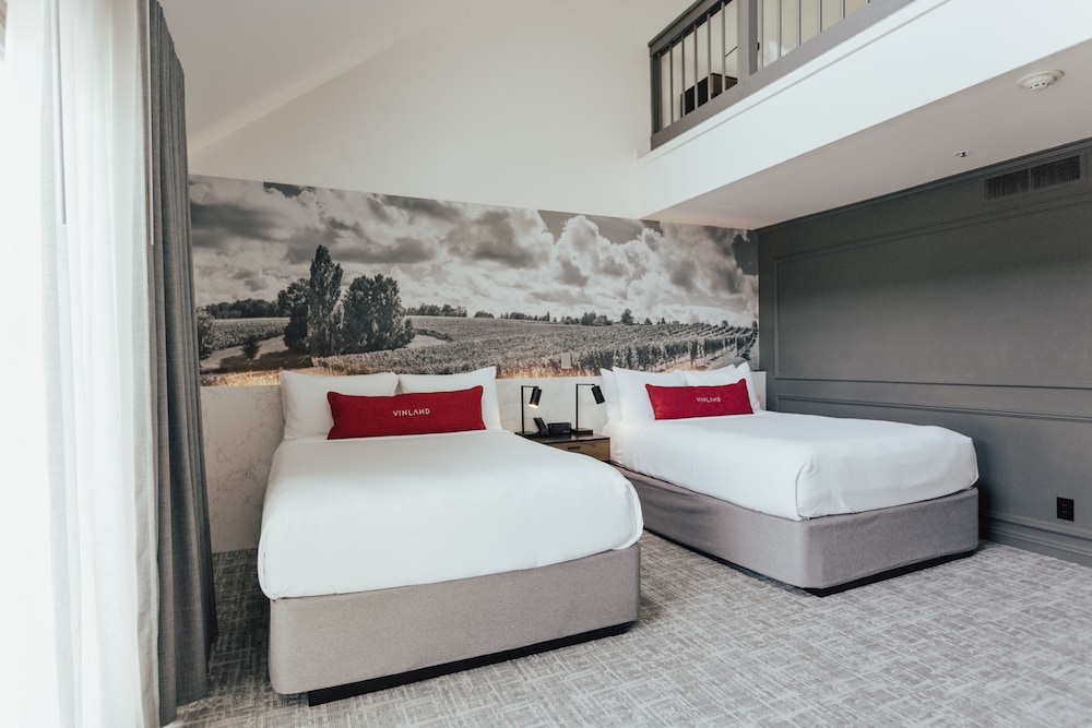 Vinland Hotel and Lounge - photo 11