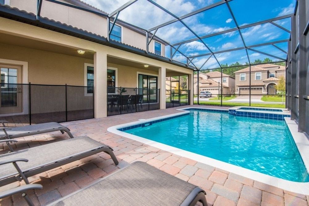 1458Rf — 4-Star Luxury Hotel in Davenport, United States