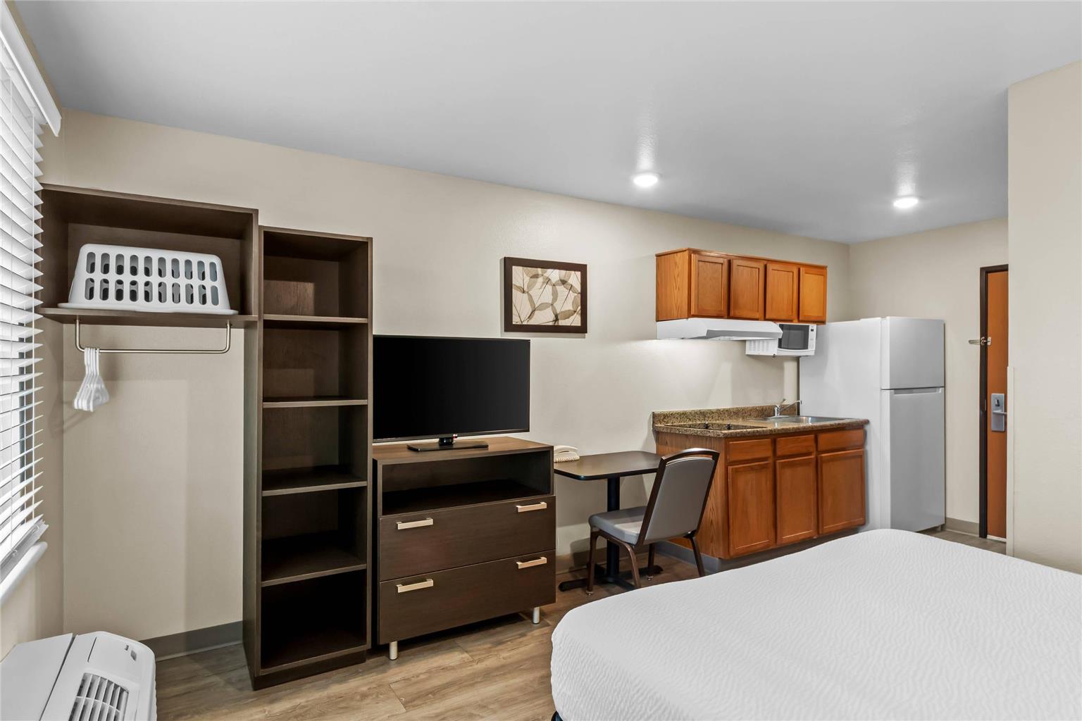 WoodSpring Suites San Antonio South - photo 12