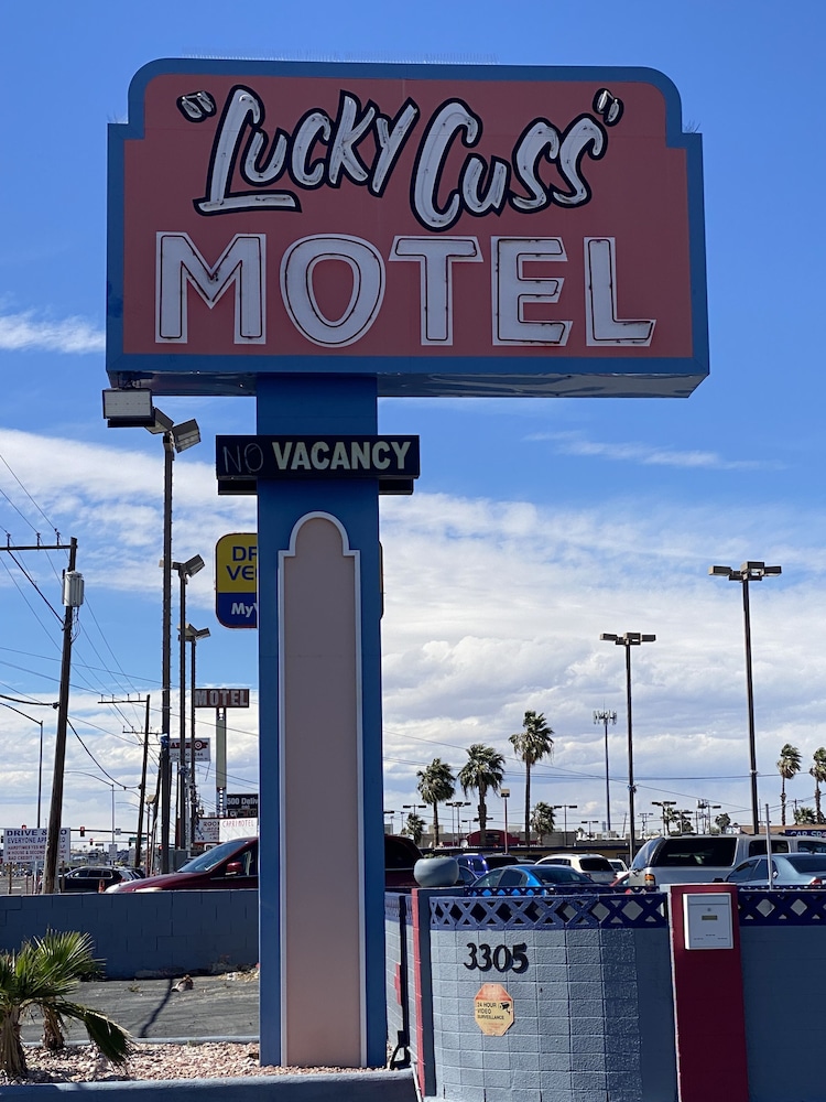 Lucky Cuss Motel - photo 37