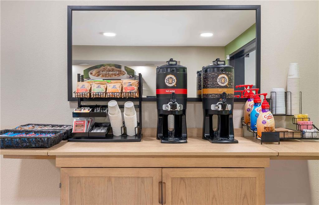 Extended Stay America Suites Carlsbad Village by the Sea - photo 6