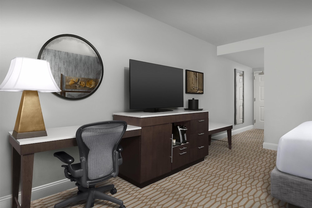 Virginia Crossings Hotel Tapestry Collection by Hilton - photo 8