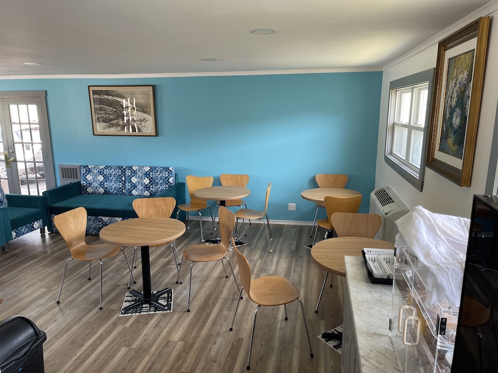 Belmont Motel - photo 31