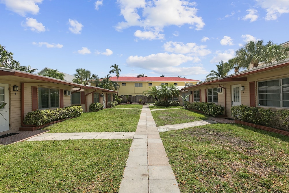 Atlantic Beach & Harbor Resort in Lauderdale-By-The-Sea, United States