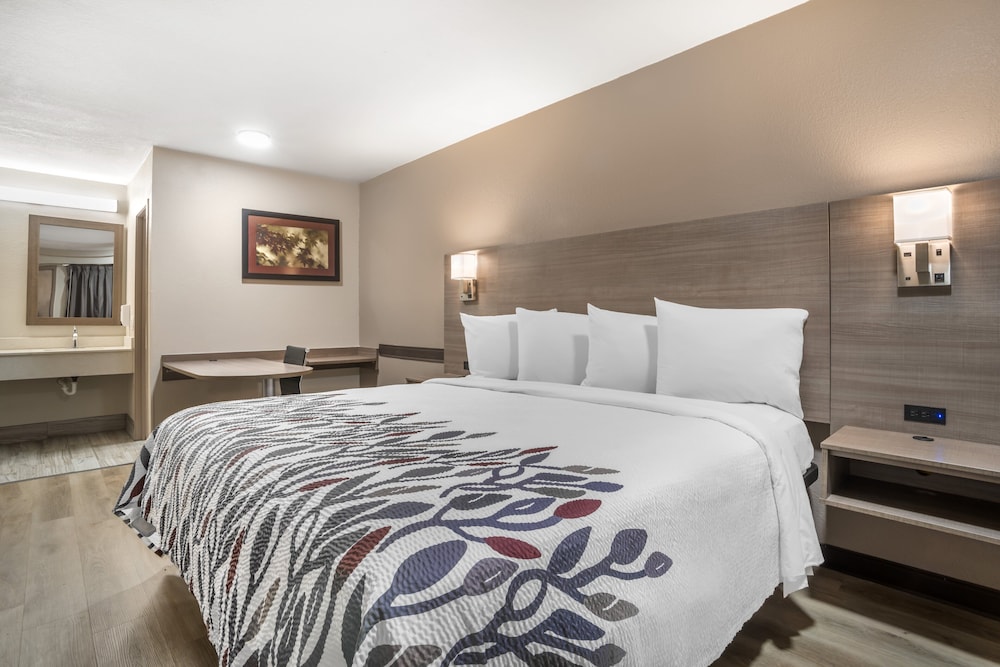 Red Roof Inn Greenville - photo 23