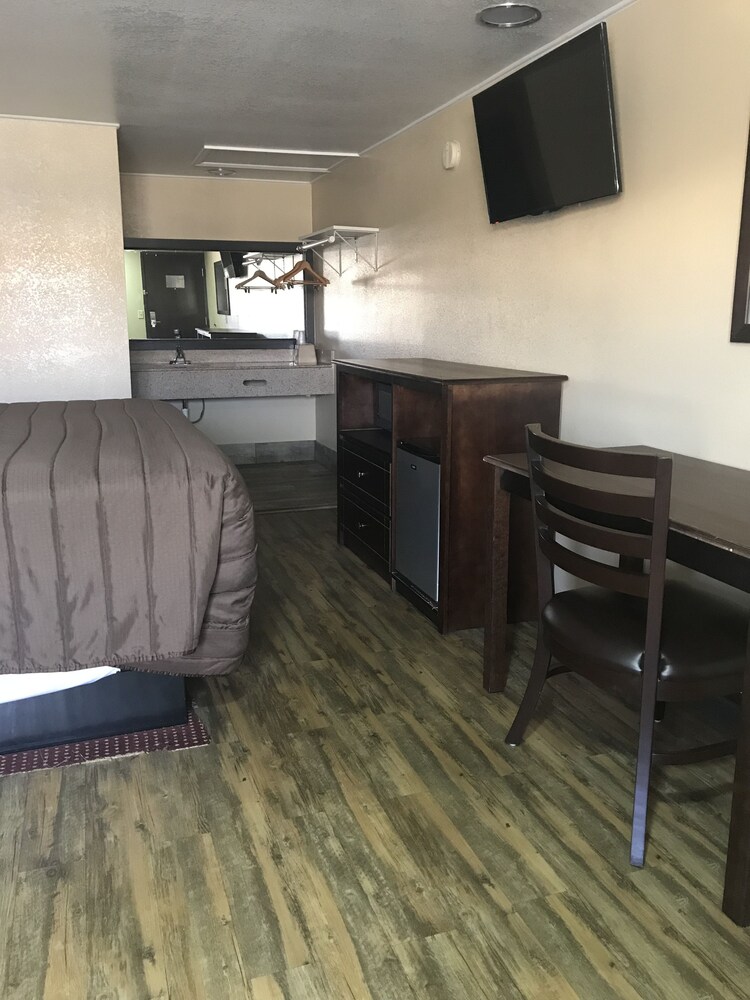 Memphis Inn - photo 16