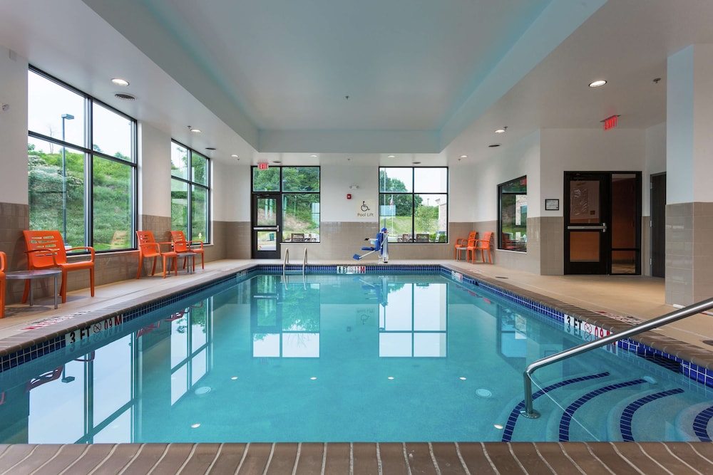 Hampton Inn Cumberland - photo 20