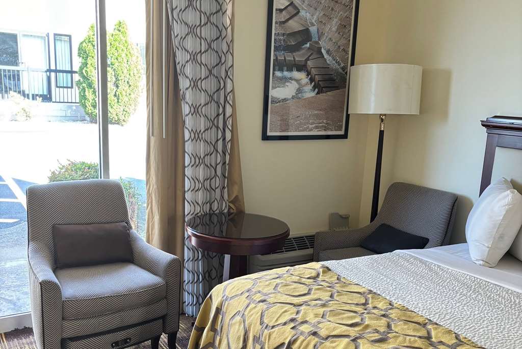 Baymont by Wyndham Johnson City - photo 10