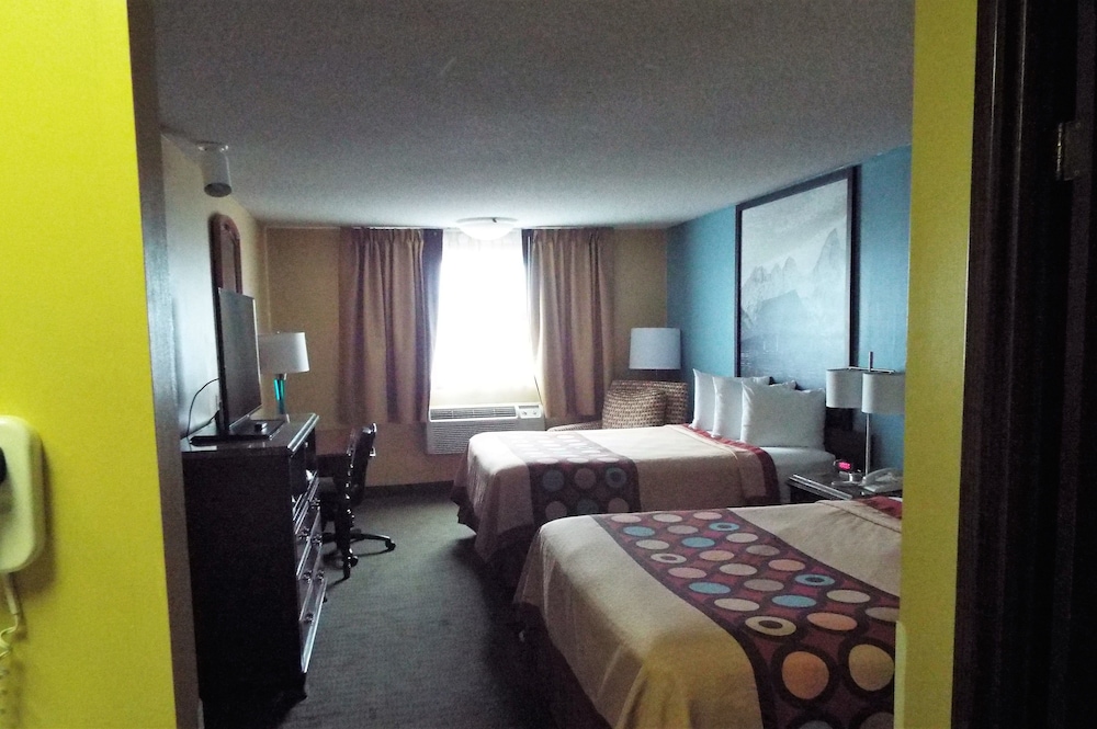 Super 8 by Wyndham Casper East Evansville - photo 16