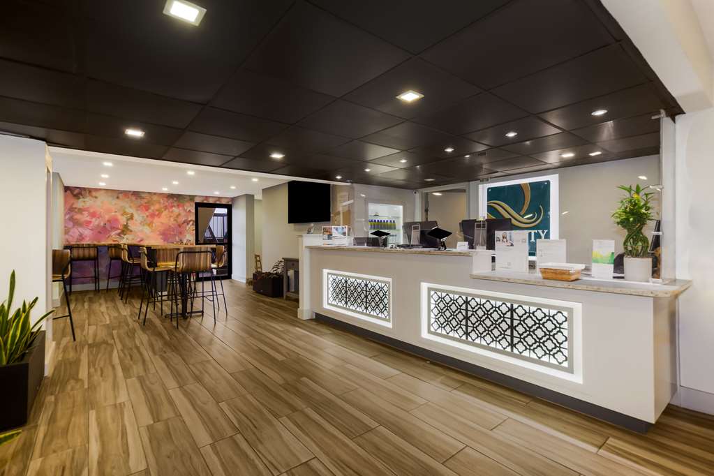 Quality Inn Coliseum - photo 5