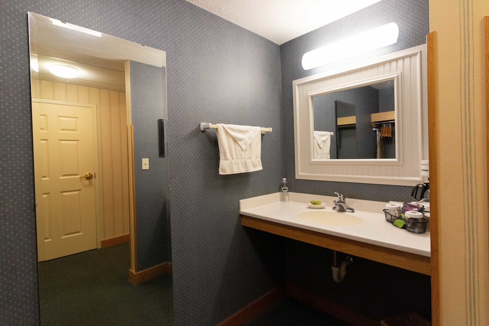 Essenhaus Inn & Conference Center - photo 15