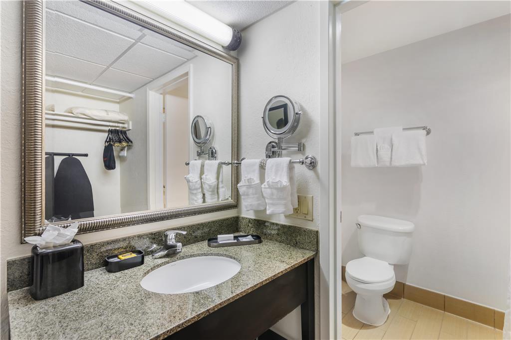 Best Western Plus Garden Court Inn - photo 27