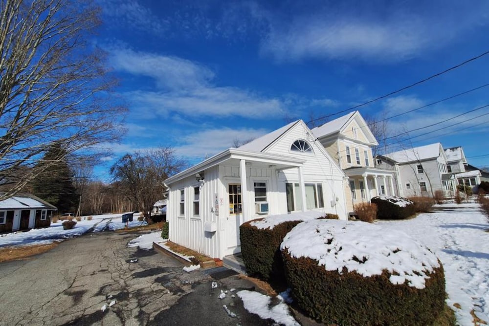 Village Motel Clinton - photo 46