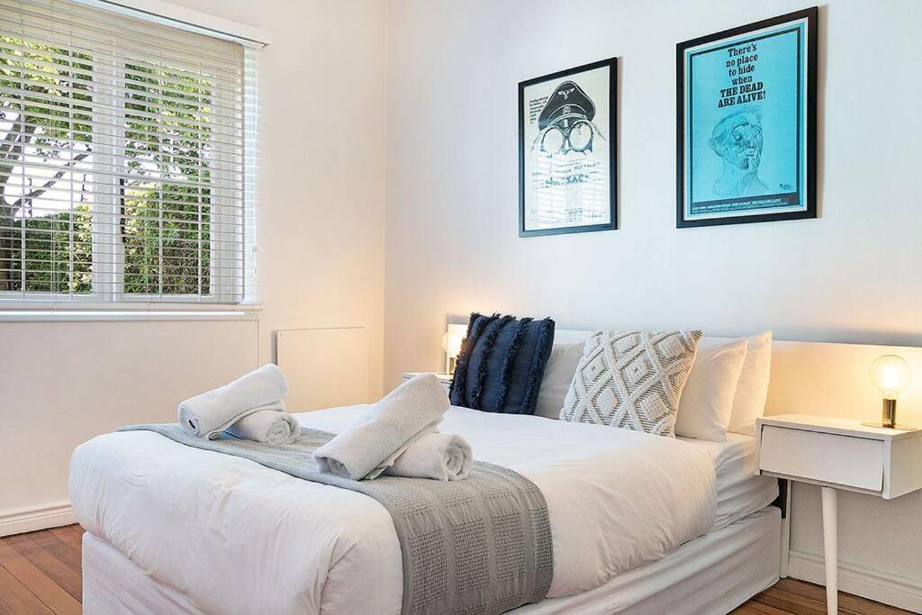 Stunning 2 Bedroom House in Leafy Claremont