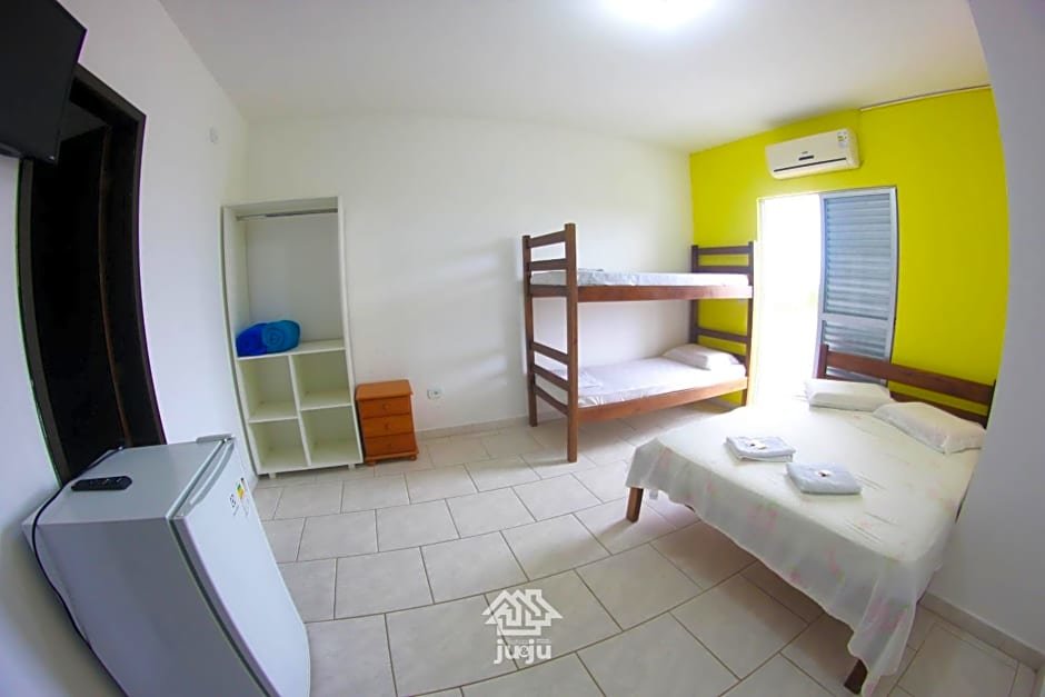 Pousada Ju&Ju À 400 Mts Da Praia in Pontal Do Parana, Brasil